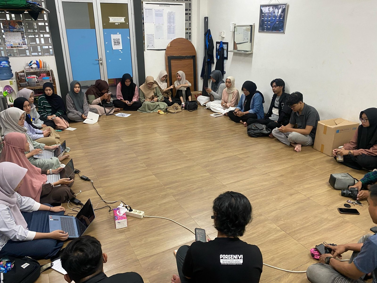 Fenomena Media Sosial yang Mempengaruhi Kesehatan Mental dan Cara Menghadapinya