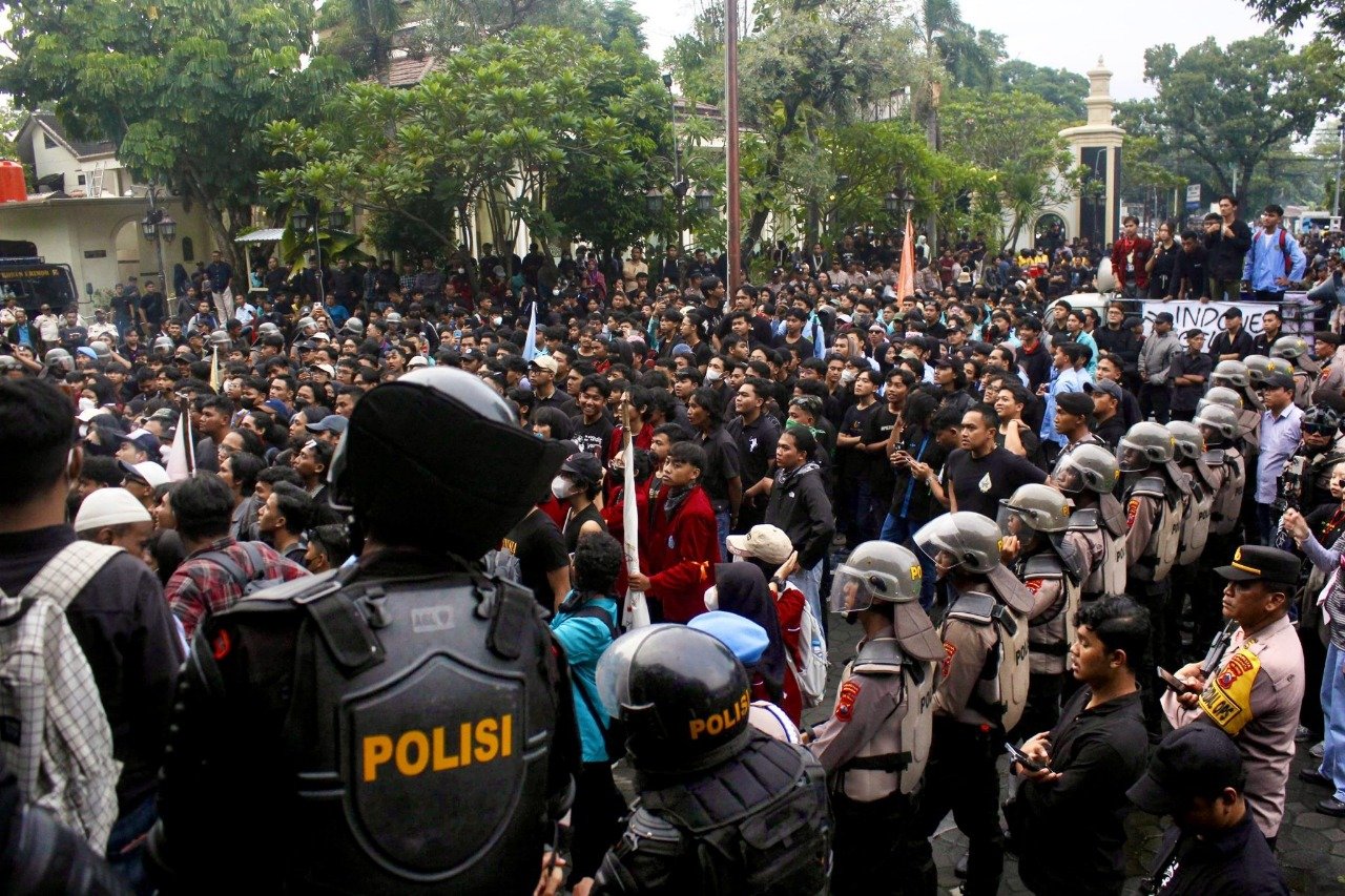Represif terhadap Jurnalis dan Mahasiswa